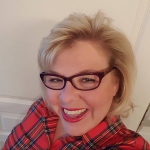 Meet your Posher, Leah - Painted Praize